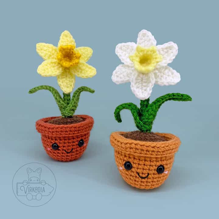 free crochet daffodil amigurumi plushies for DIY gifts, spring crafts, and plant decor