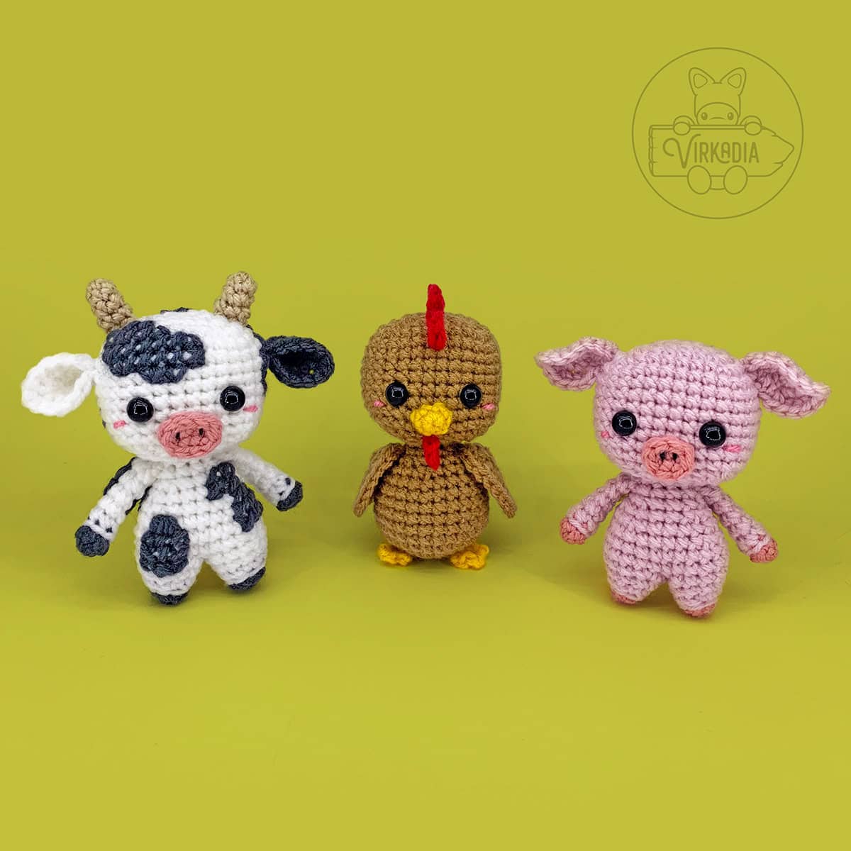 free crochet farm animal patterns, including a crochet cow and crochet chicken and crochet pig amigurumi plushies for cottagecore crafts, DIY animal decor, handmademade gifts, and spring decorations