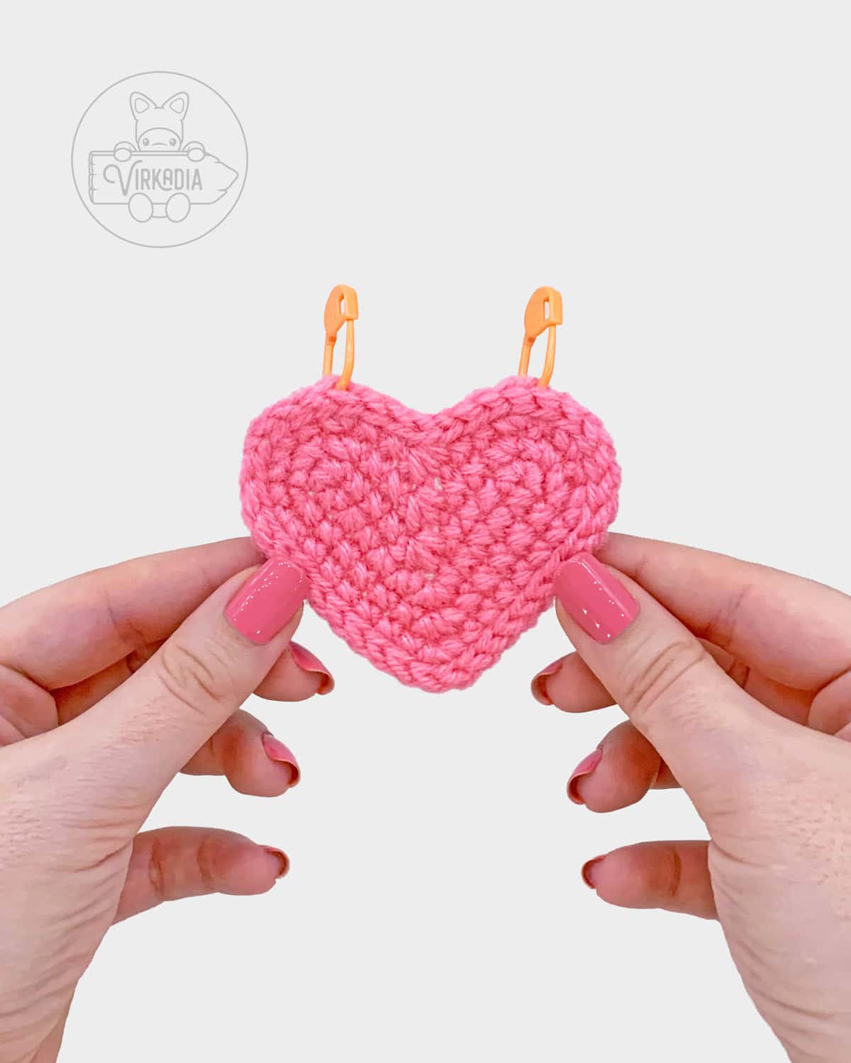 free crochet heart garland pattern tutorial of where to put the stitch markers into the top of the motif