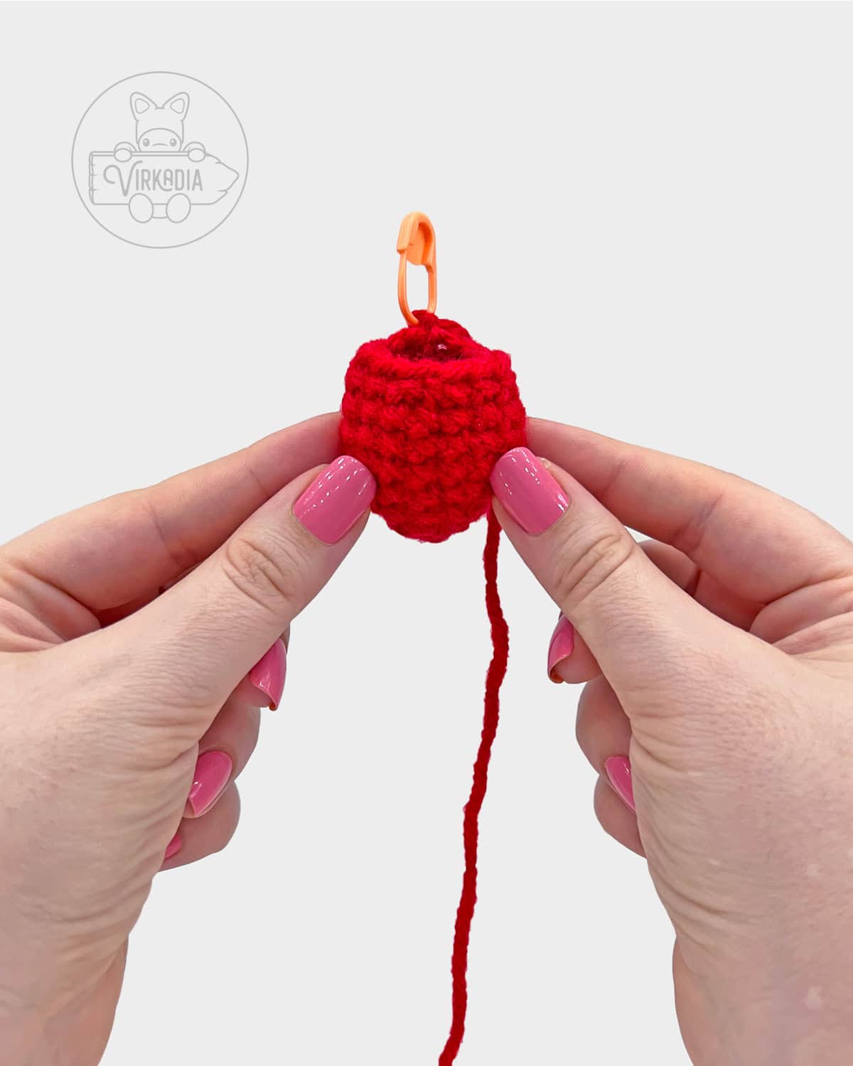 free bookmark pattern tutorial of how the first 8 rounds of the fruit should look