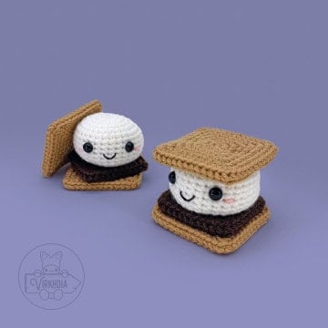 free crochet s'more amigurumi plushies for summer crafts, camping decorations, DIY food decor, and homemade gifts