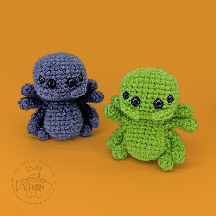 free crochet spider amigurumi plushies for Halloween decorations, spooky animal decor, and fall crafts, and DIY gifts