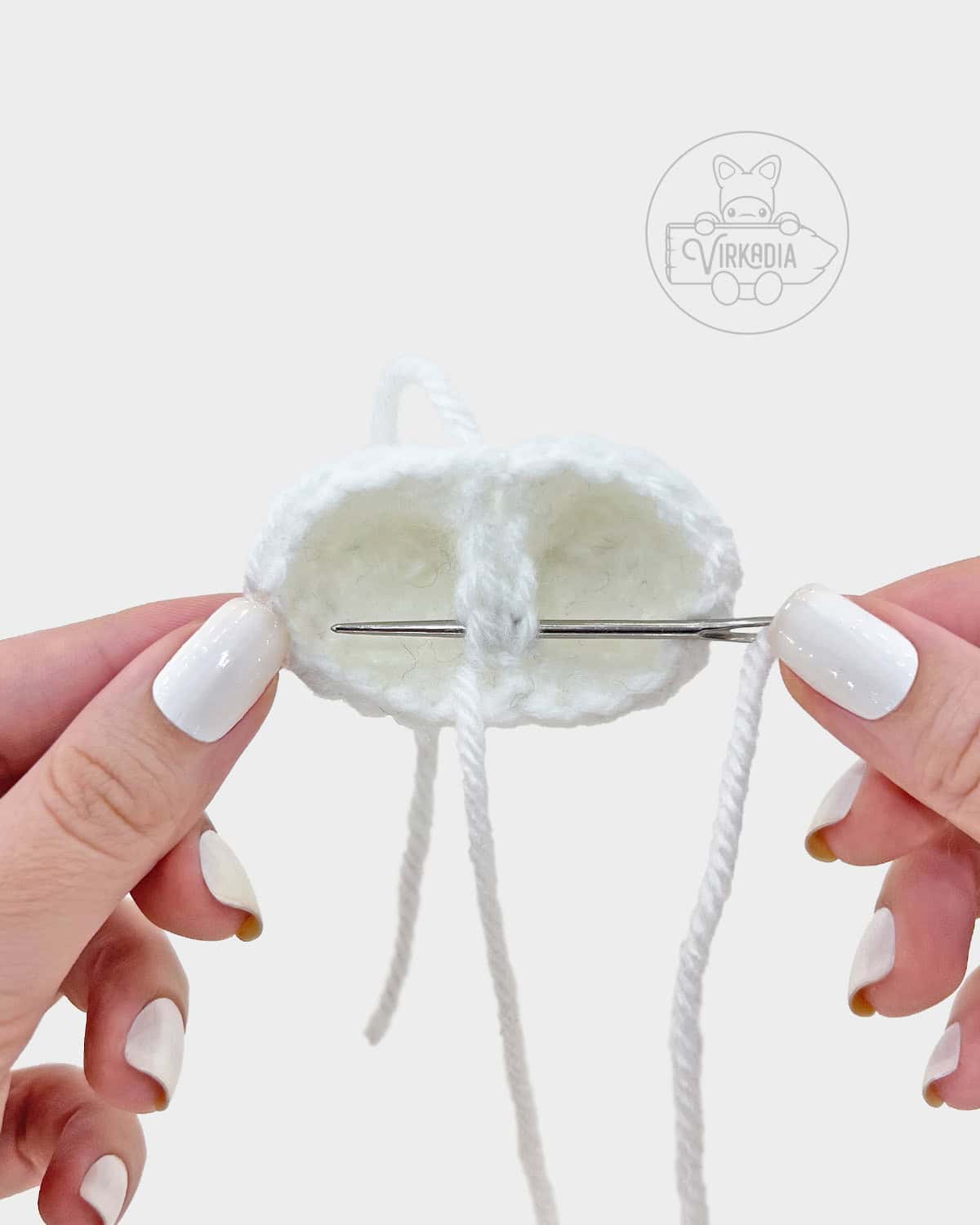 free amigurumi pattern tutorial of how to join both legs together