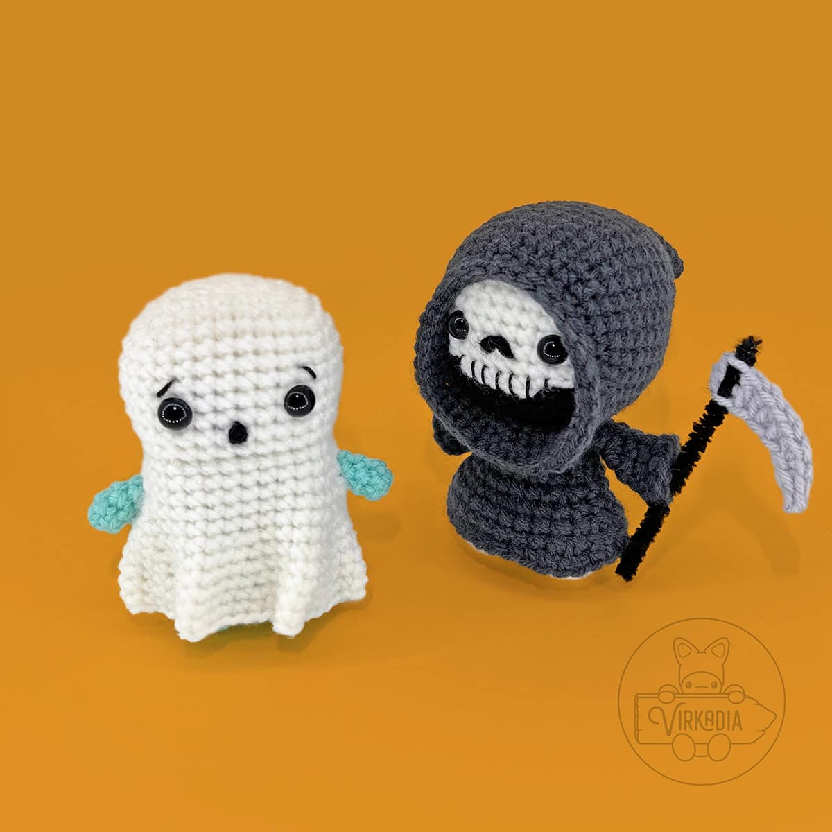 free crochet sheet ghost and crochet grim reaper amigurumi plushies for Halloween decorations, spooky holiday decor, DIY fall crafts, and handmade gifts