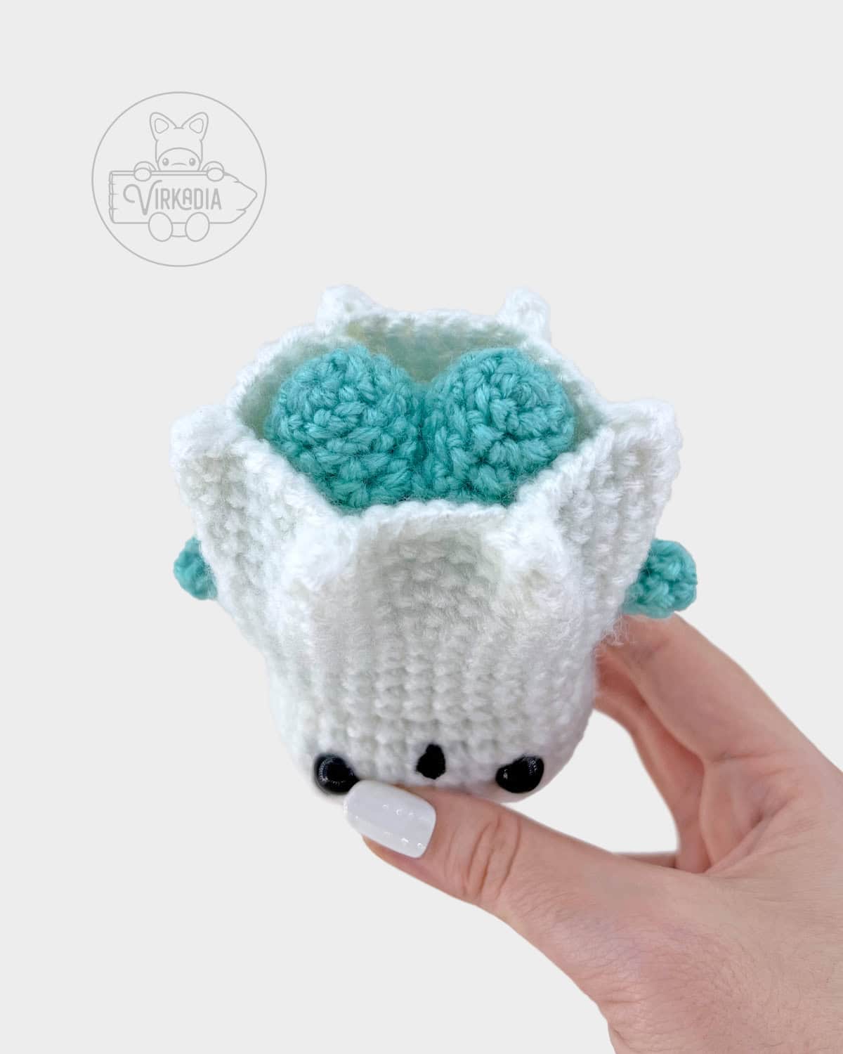 crochet sheet ghost amigurumi pattern tutorial of how the finished drapes should look