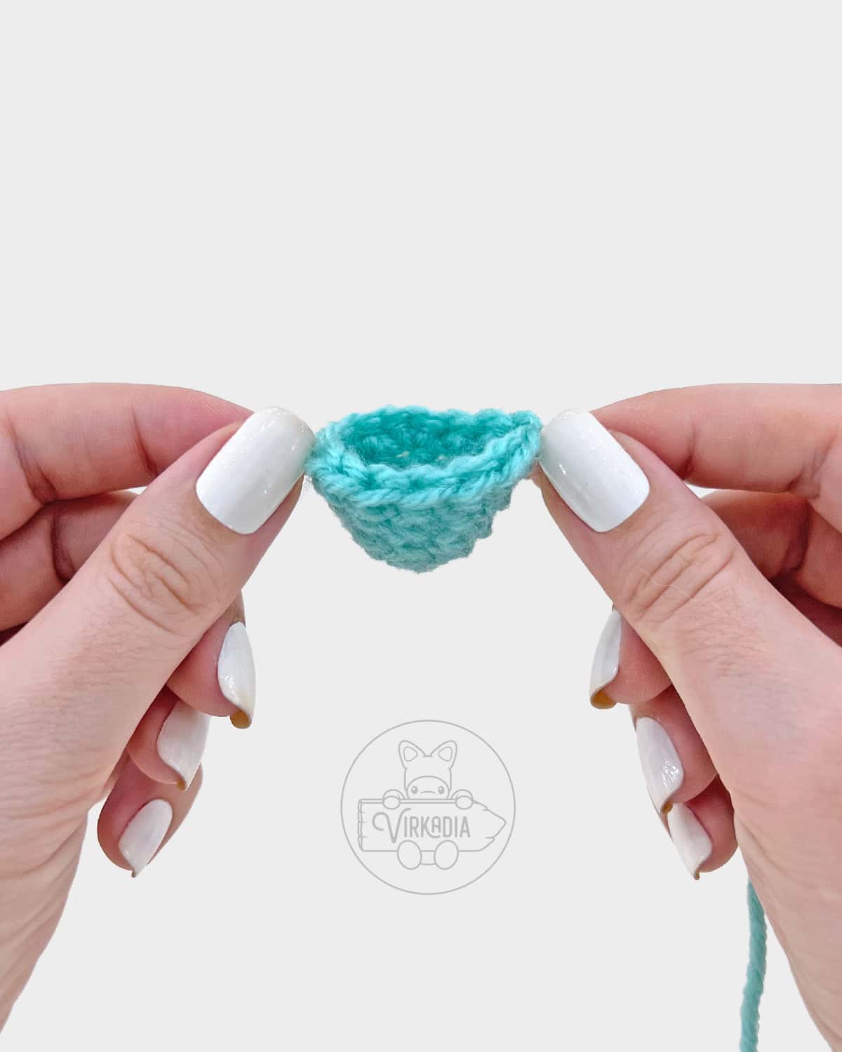 free amigurumi pattern tutorial of how the finished leg should look