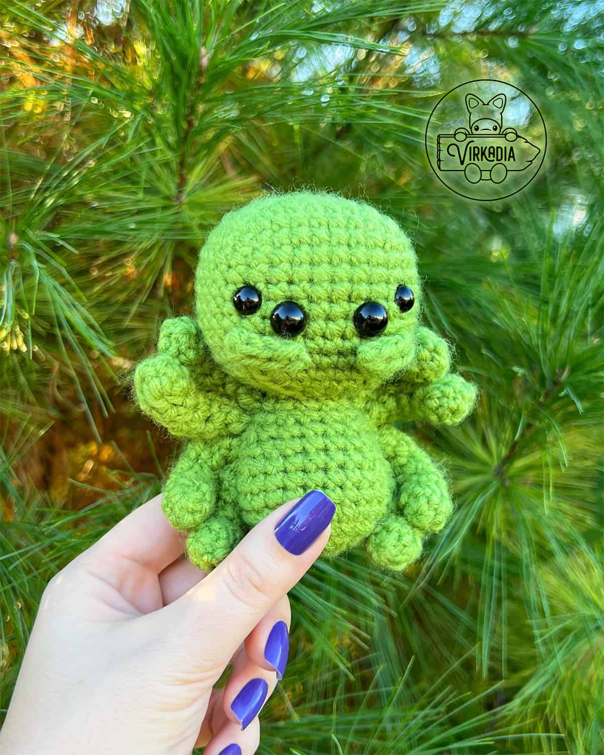 candid shot of free crochet spider amigurumi plushie for Halloween decorations, spooky home decor, fall crafts, and DIY animal gifts