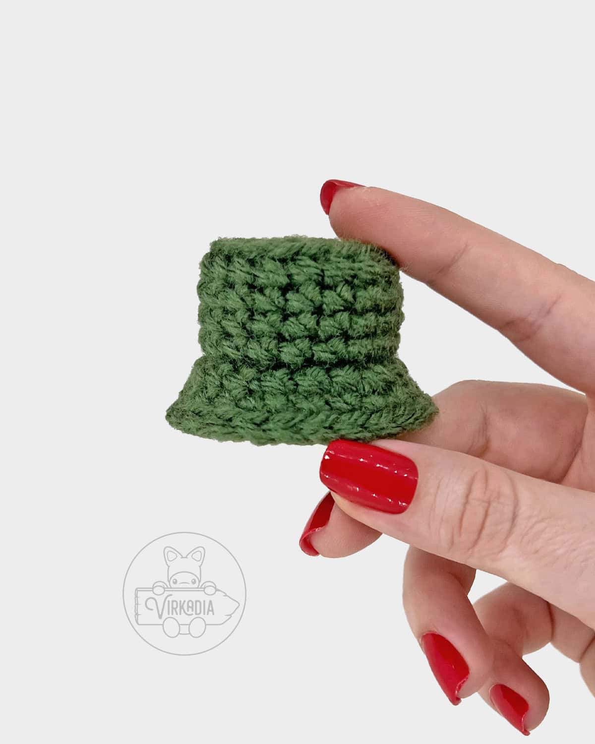 free amigurumi pattern tutorial of how the finished socket should look