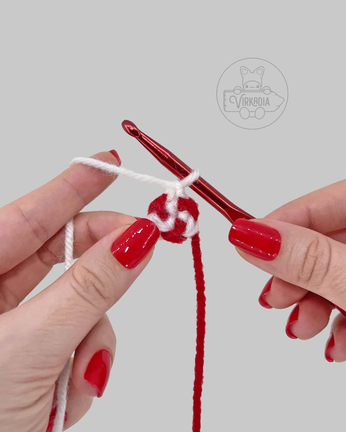 free bucket hat pattern tutorial of how the first round should look