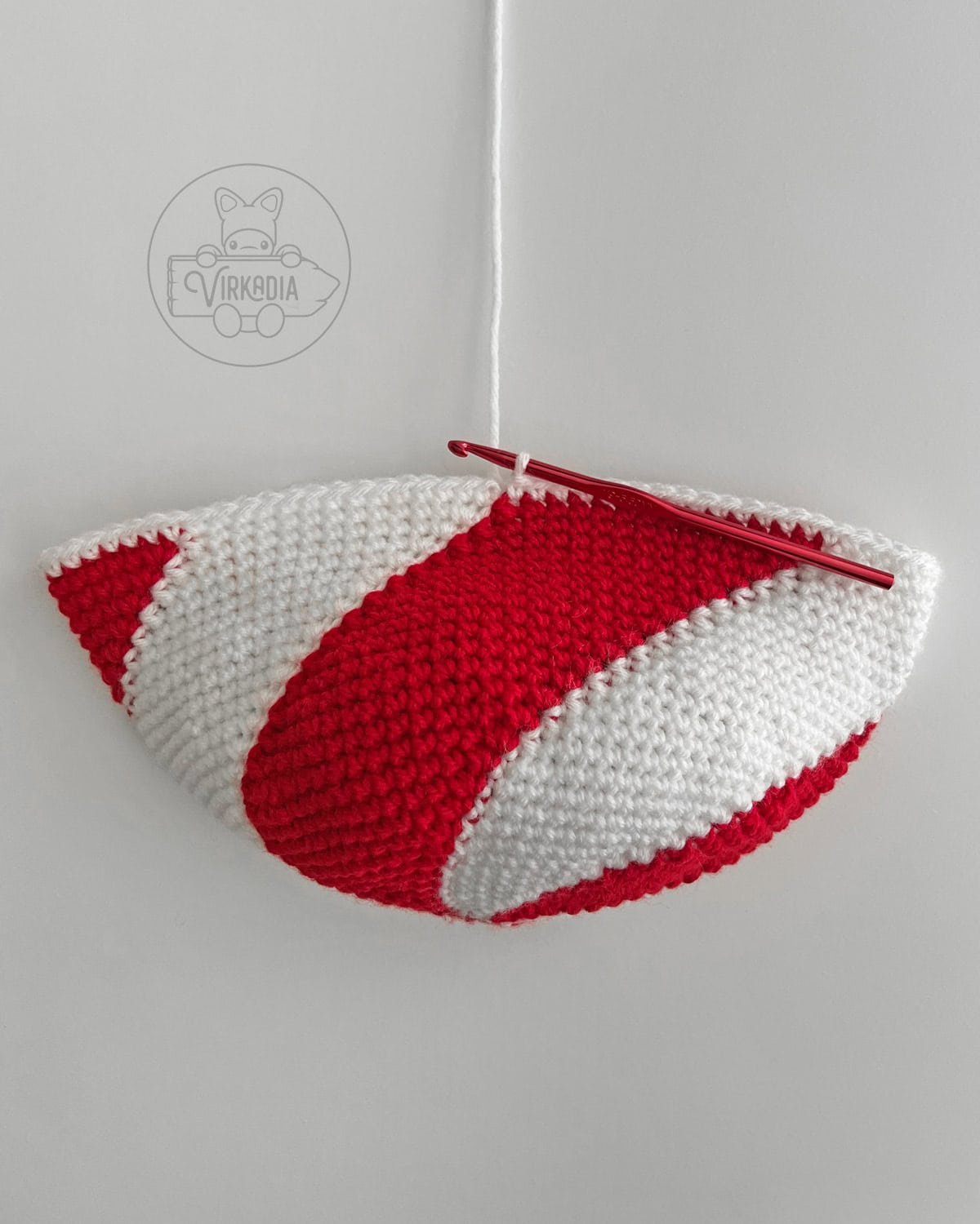 free bucket hat pattern tutorial of how the sides should look