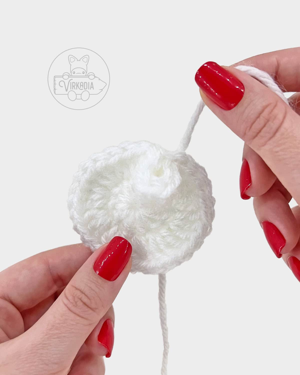 free amigurumi pattern tutorial of how to sew the wrapper twists