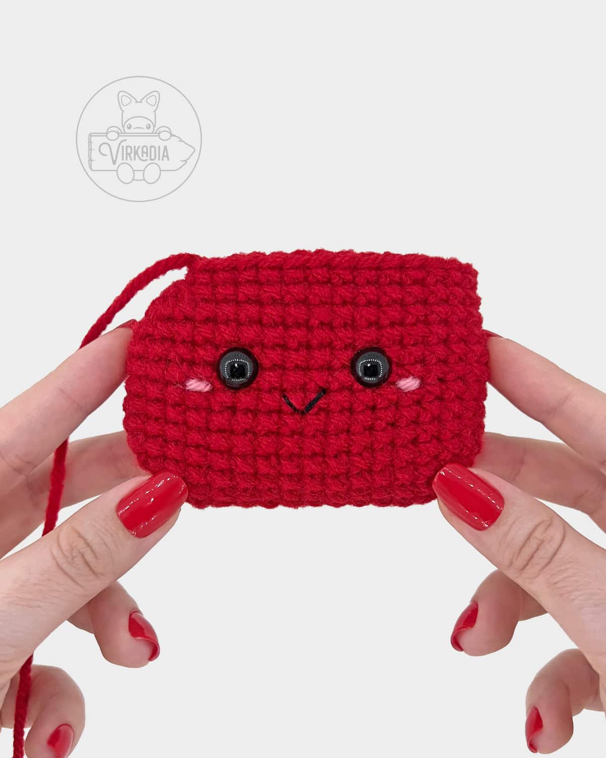 free amigurumi pattern tutorial of how the finished face should look