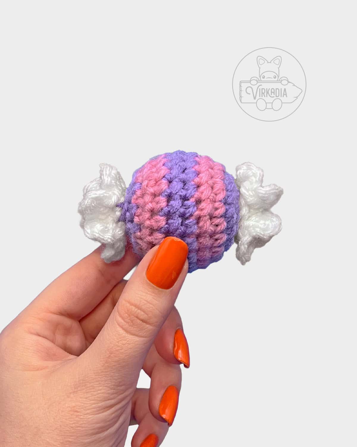 free crochet candy keychain tutorial of how the finished candy should look