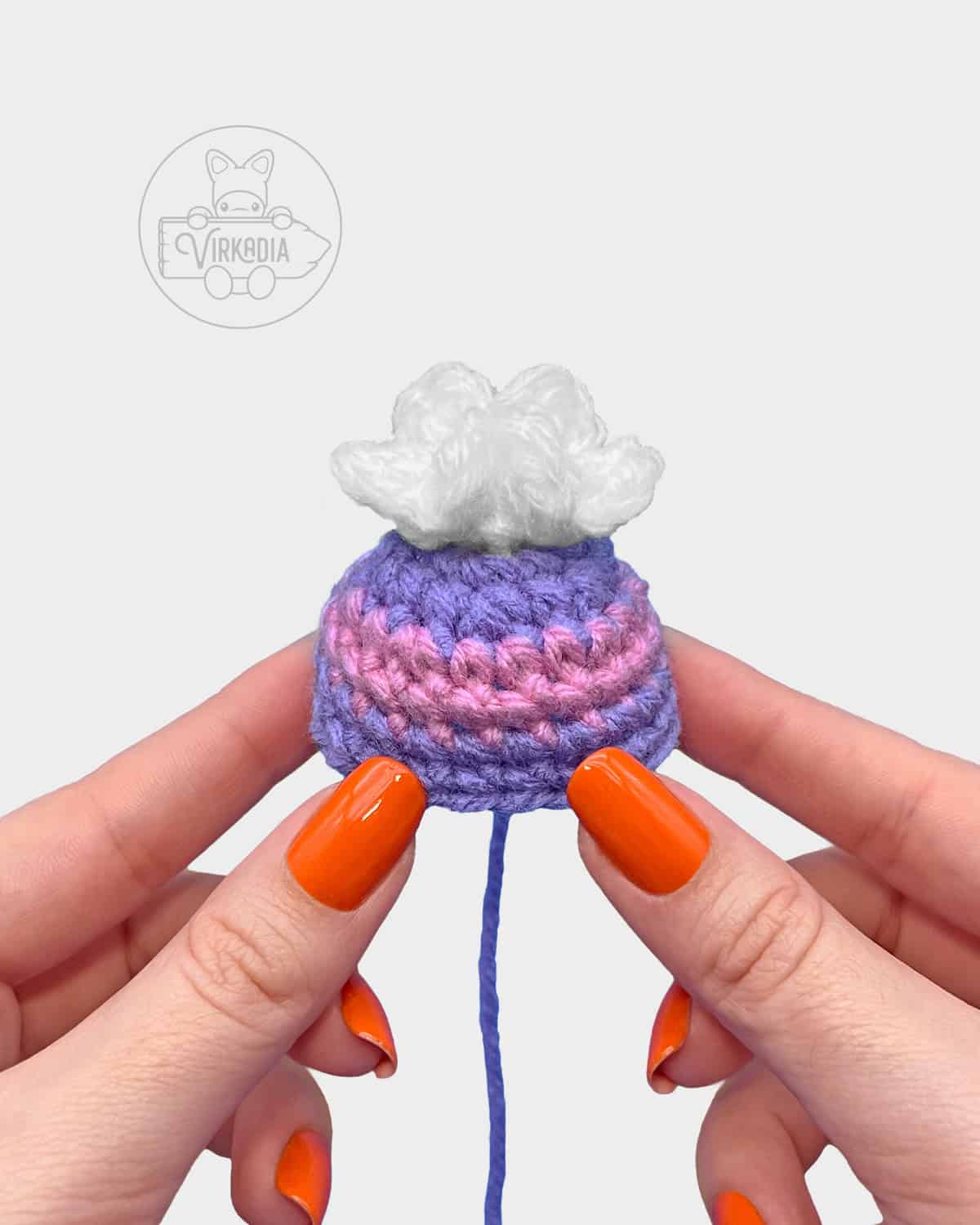 free crochet candy keychain tutorial of how the third stripe on the wrapper should look