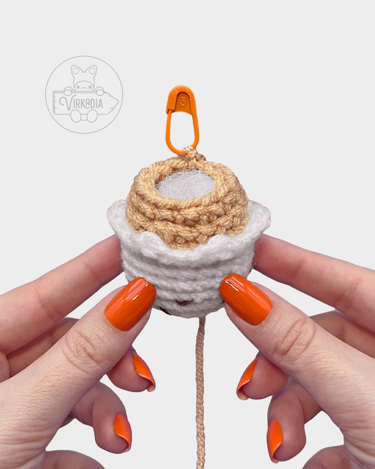 free crochet ice cream keychain tutorial of how to work the cone off of the scoop