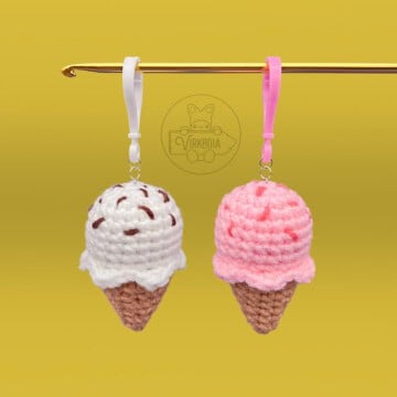 free crochet ice cream keychain plushies for DIY holiday gifts, summer party decorations and frozen dessert bag charms