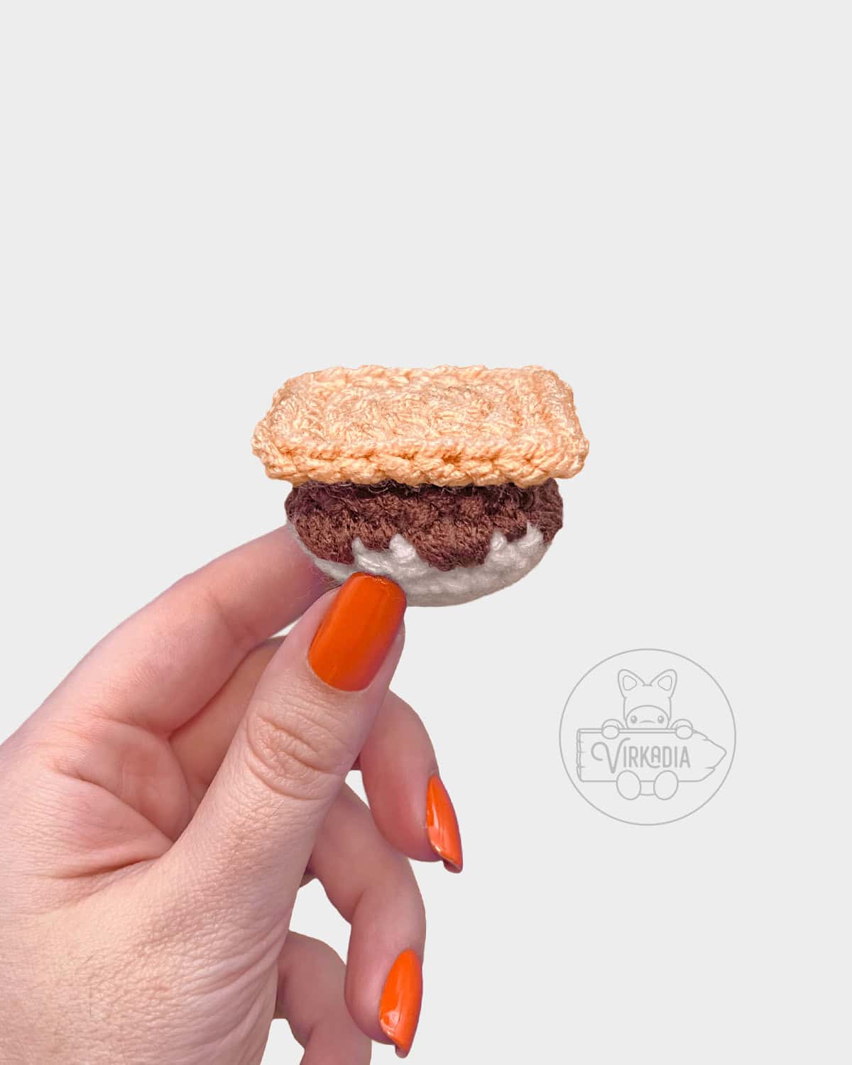 free crochet s'more keychain tutorial of how the finished graham cracker should look