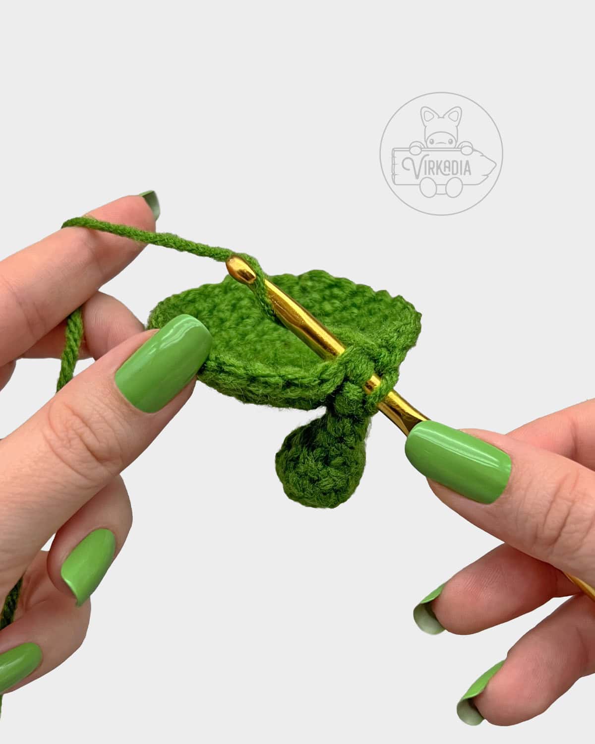 free Little Alien Guy crochet doll tutorial of how to attach the alien antennae to the hat