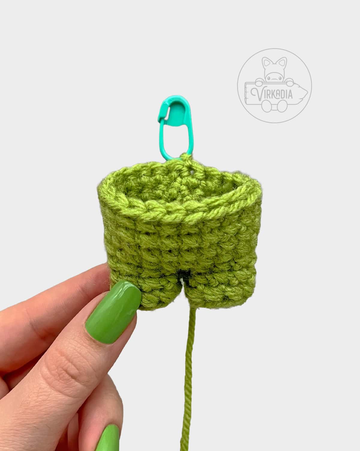 free Little Crochet Guy doll tutorial of how the legs and belly should look