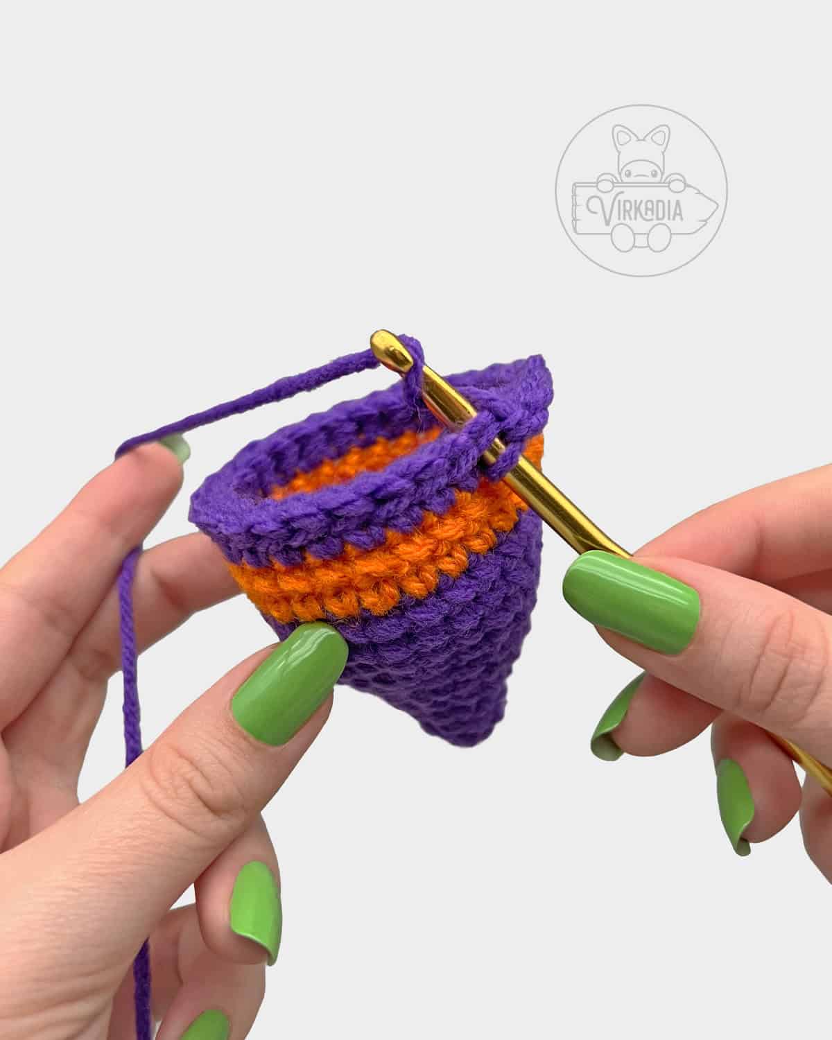 free Little Witch Guy crochet doll tutorial of how to work into the slip stitches to begin the brim