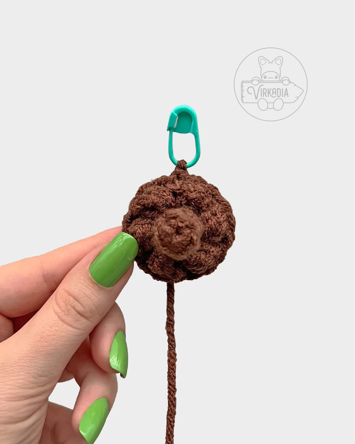 free doll accessories tutorial of how the cap stem should look