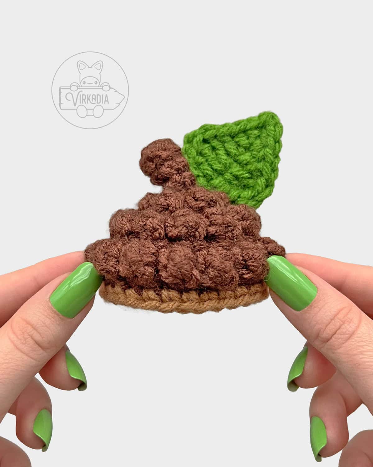 free Little Acorn Guy crochet doll tutorial of how the finished acorn cap should look