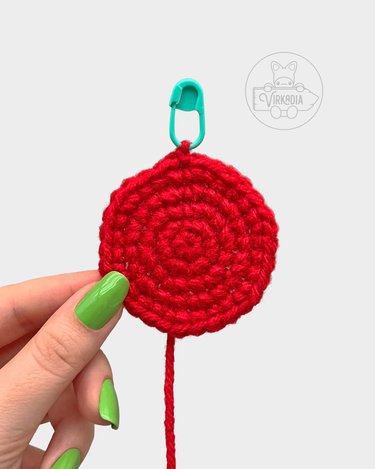 free doll accessories tutorial of how the top of the outer layer should look