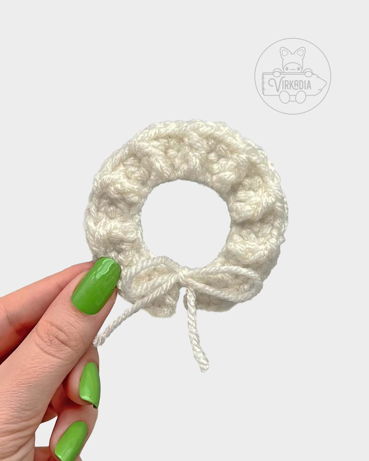 free Little Mushroom Guy crochet doll tutorial of how the finished ruff should look